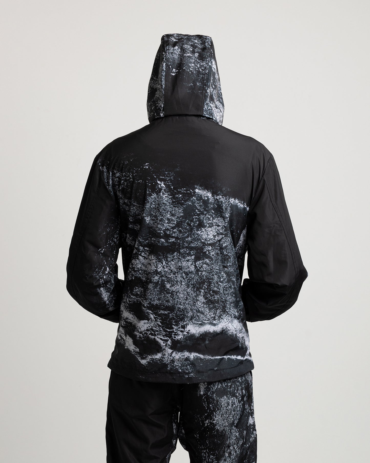 AEMUS BLACK SEAS BLACK JACKET