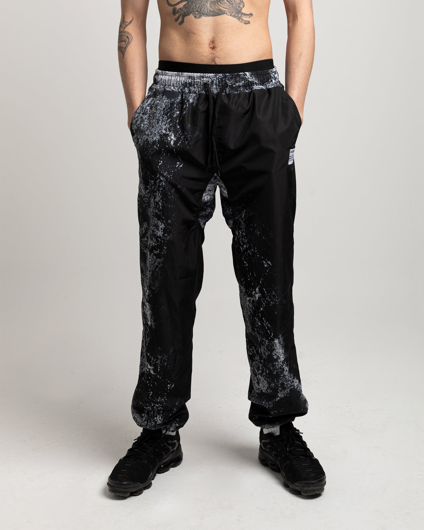 AEMUS BLACK SEAS BLACK TRACK PANTS